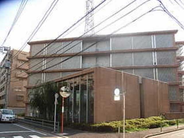 狛江市和泉本町のマンションの建物外観