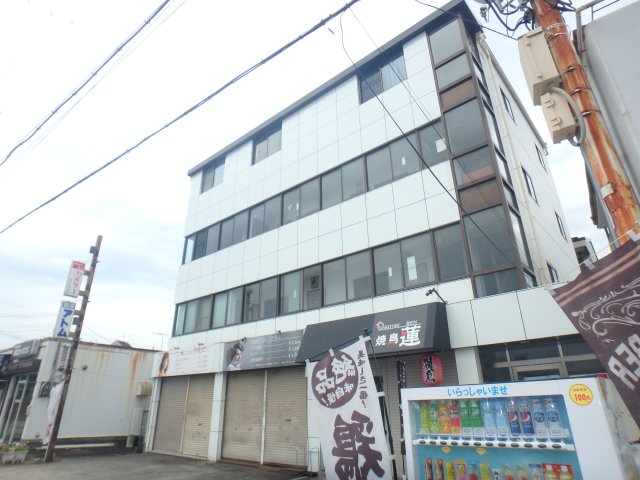 岡崎マンションの建物外観