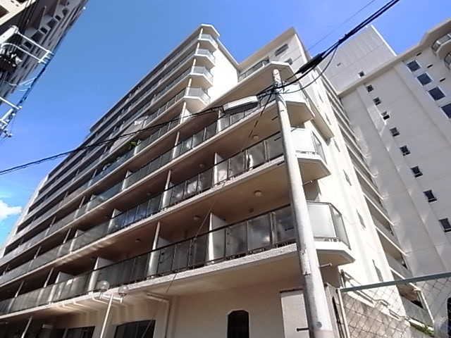 【花隈ダイヤハイツの建物外観】