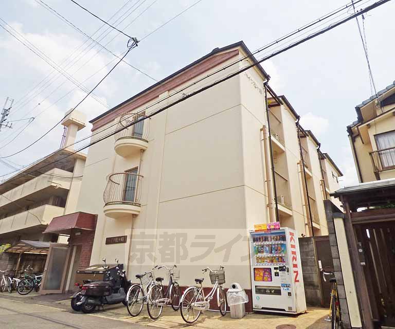 【京都市左京区松ケ崎杉ケ海道町のアパートの建物外観】