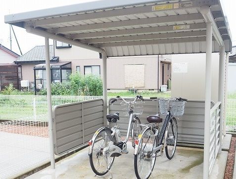 【富山市本郷町のアパートの駐車場】