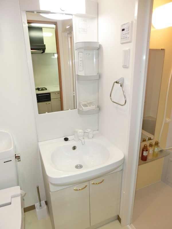 洗面設備　※同物件別号室参考写真