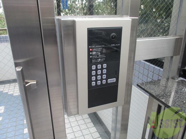 エントランス　オートロック完備しております。