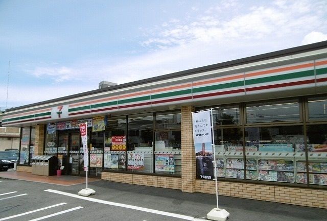 コンビニ　セブンイレブン（コンビニ）まで500m