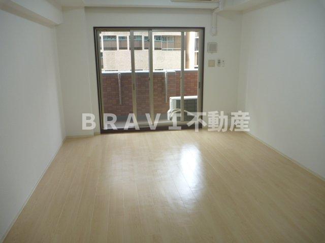 居室・リビング　【グランシス天満橋】こちらの居間で趣味の時間をお楽しみくださ