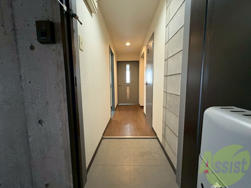 玄関　玄関の様子です。明るい印象ですね。気分もあがりそう。