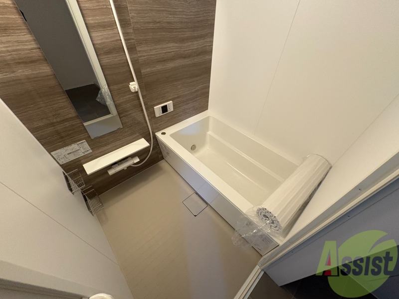 バス・シャワールーム　浴槽付きのお風呂です。ここで一日の疲れを癒しましょう。