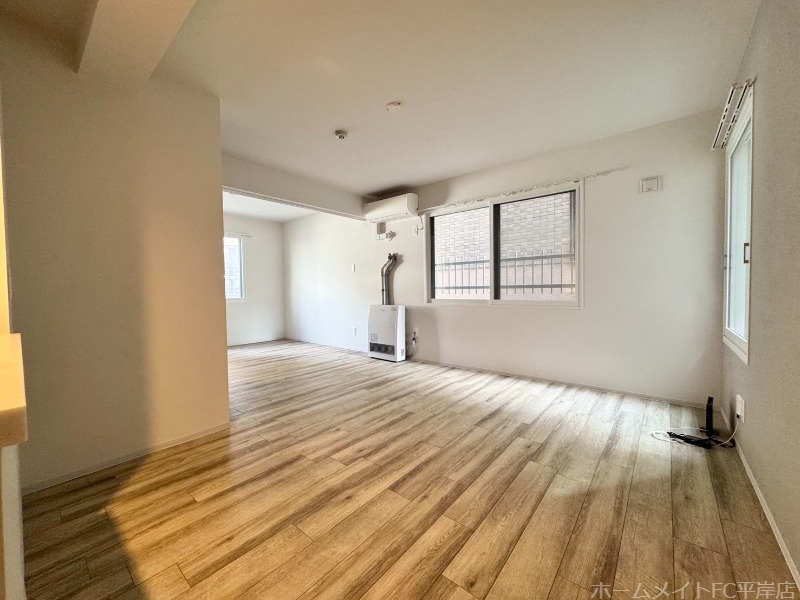 居室・リビング　室内白基調でとっても綺麗です♪