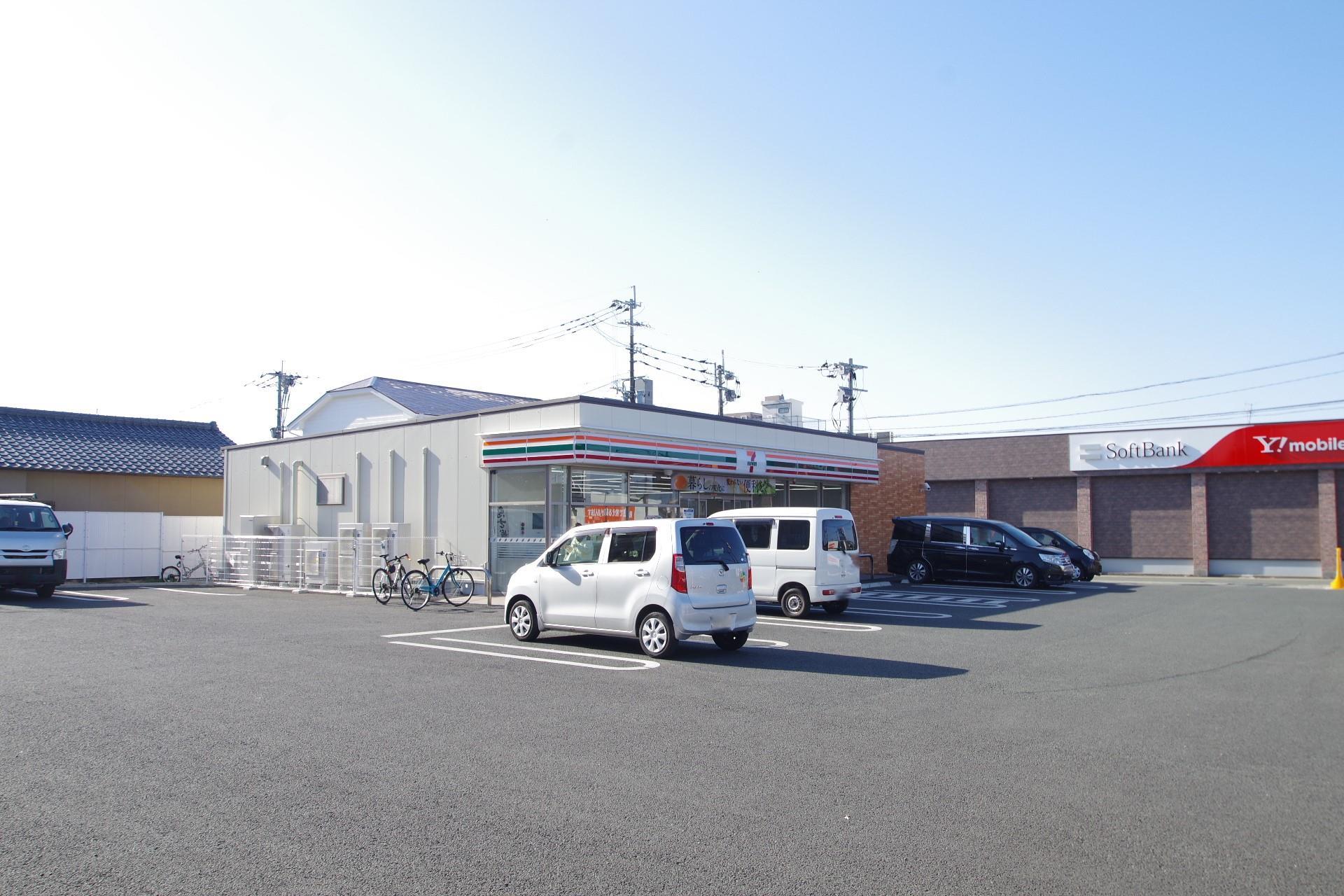コンビニ　セブンイレブン熊本赤十字病院前店（コンビニ）まで621m