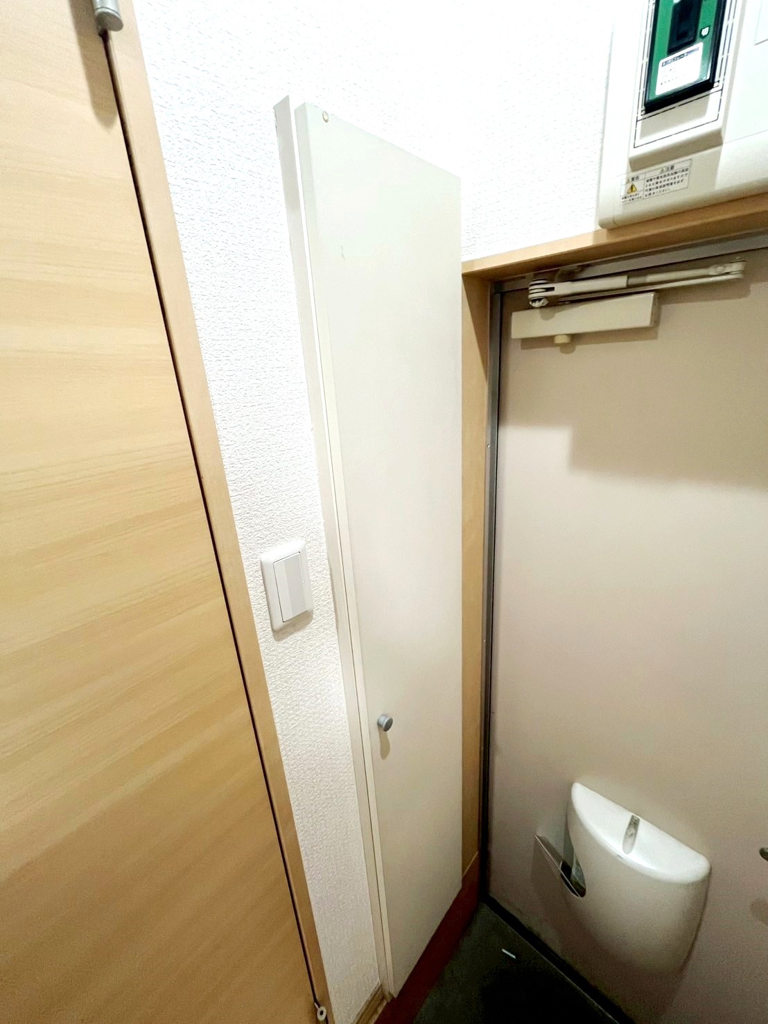 玄関　※別部屋参考写真