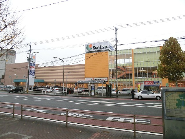 スーパー　サンリブ到津（スーパー）まで718m