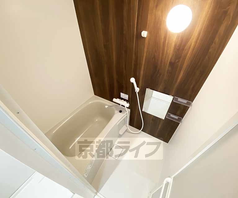 バス・シャワールーム　シンプルな浴室です。