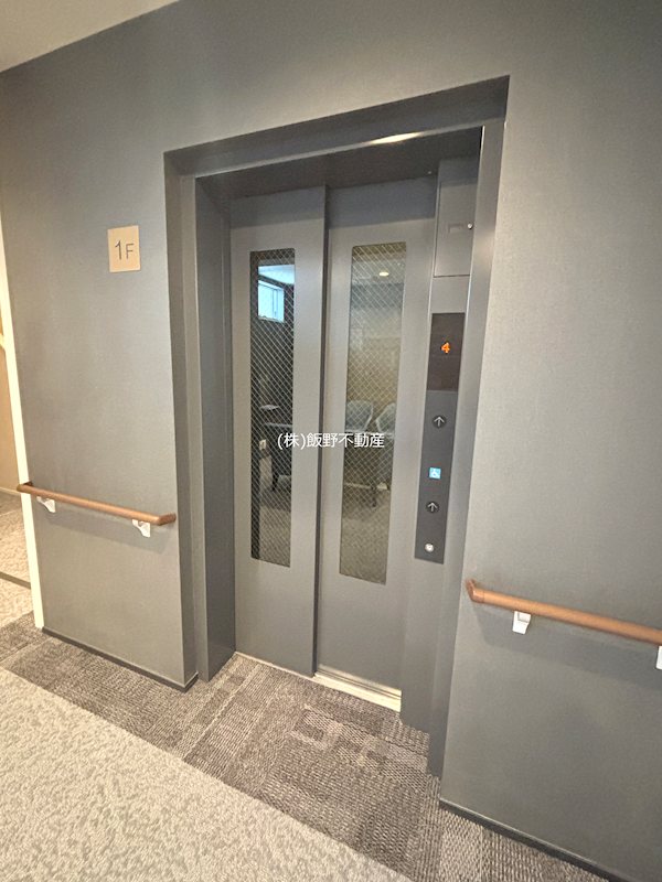 その他共有部分　ストレッチャーも入れるエレベーター付き