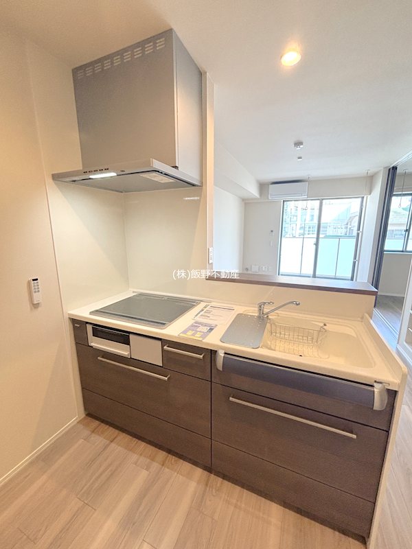 キッチン　火を使わないIHクッキングヒーターを採用。お掃除が簡単で清潔