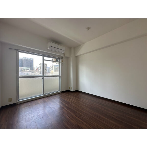 居室・リビング　写真は同マンション別室写真です