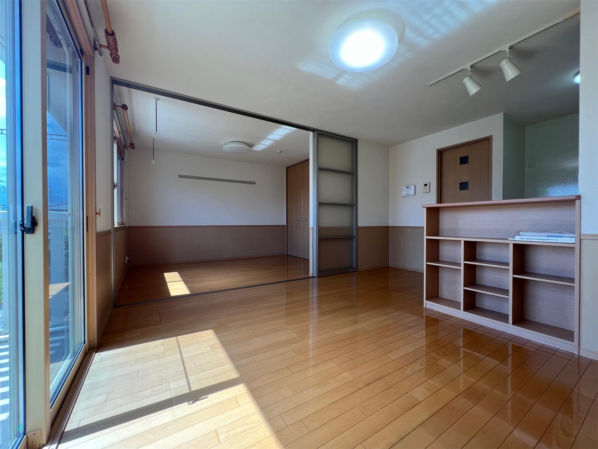 バルコニー　同タイプ室内（反転タイプ）