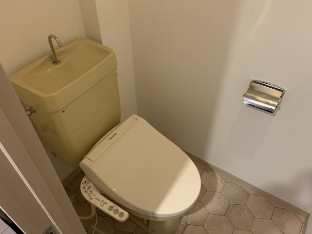 トイレ　写真は類似です。