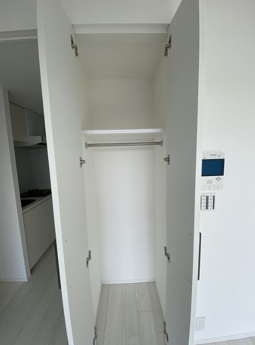 収納　★ハンガーラック付き収納★