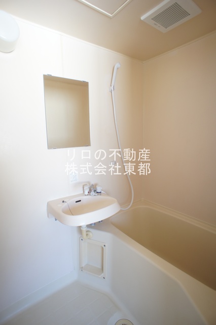 バス・シャワールーム　使いやすい☆洗面ボールと一体型のバスルームです♪