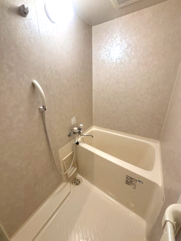 バス・シャワールーム　ゆったり過ごせるお風呂です
