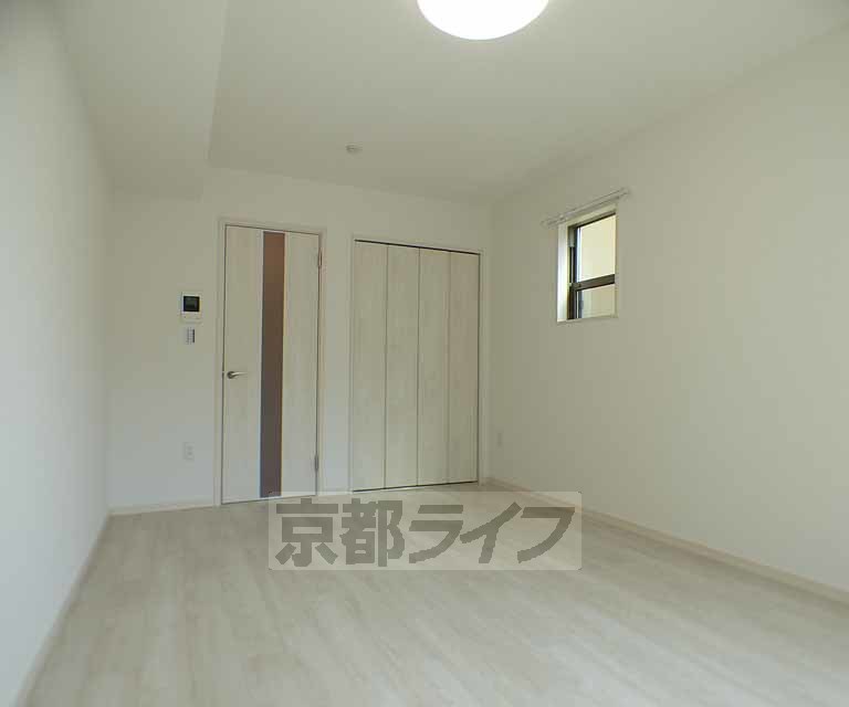 居室・リビング　新築物件でとてもきれいな部屋です。