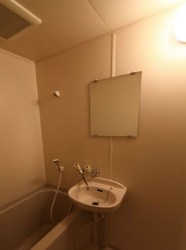 洗面設備　洗面台（バスルーム）