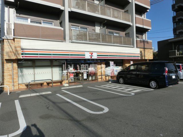コンビニ　セブンイレブン 廿日市山陽園店（コンビニ）まで180m
