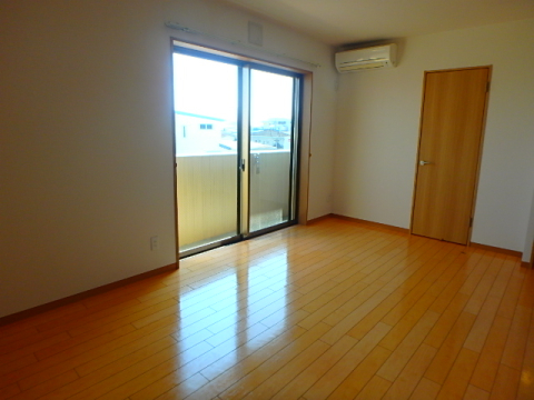 居室・リビング　※写真は３０１号室です