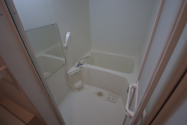 バス・シャワールーム　※別室の参考写真の為、現況優先です。