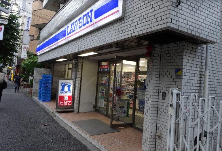コンビニ　ローソン代々木一丁目店（コンビニ）まで102m