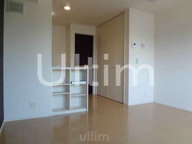 居室・リビング　室内