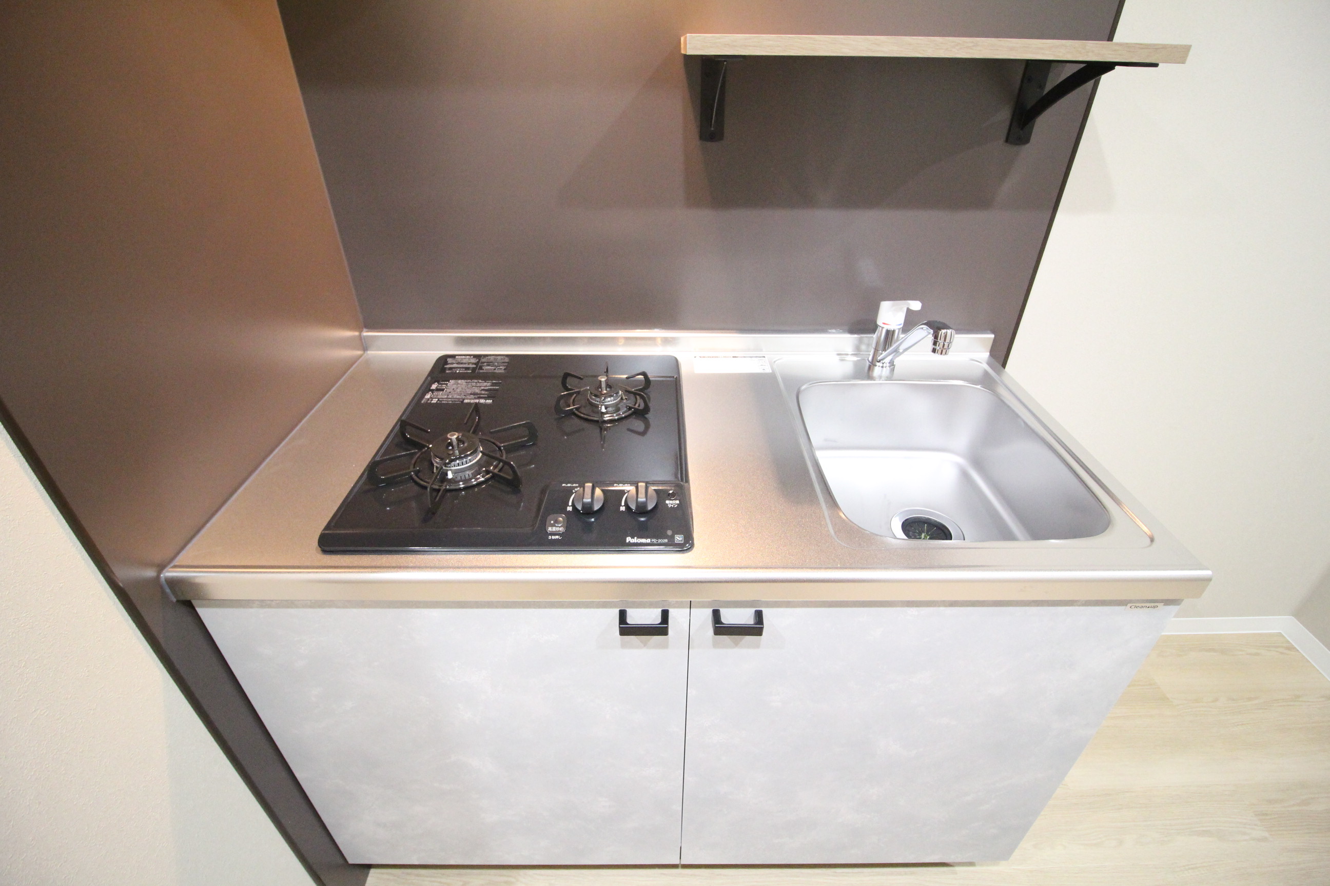 キッチン　２口コンロで同時調理可能！