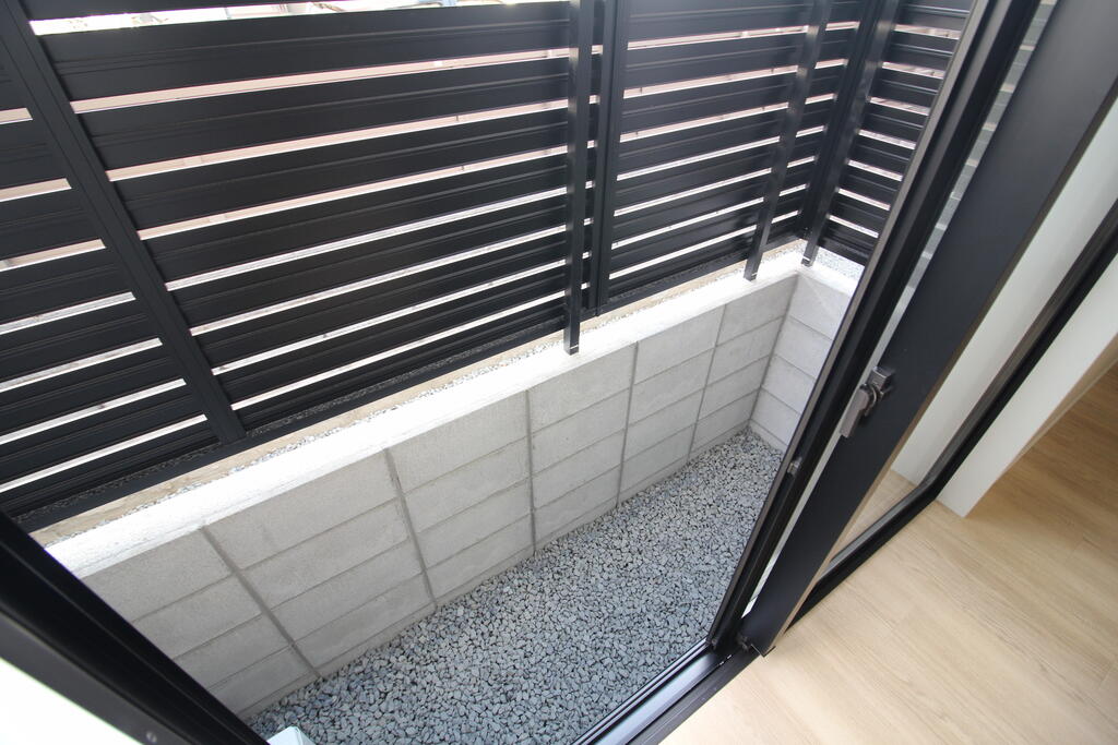 バルコニー　フェンスでプライバシーが守られたバルコニー♪