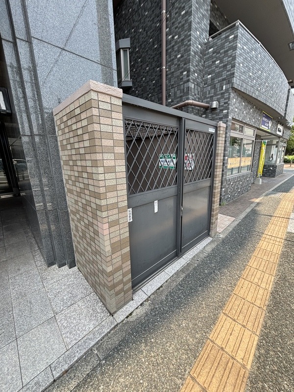 その他　ごみ置き場完備