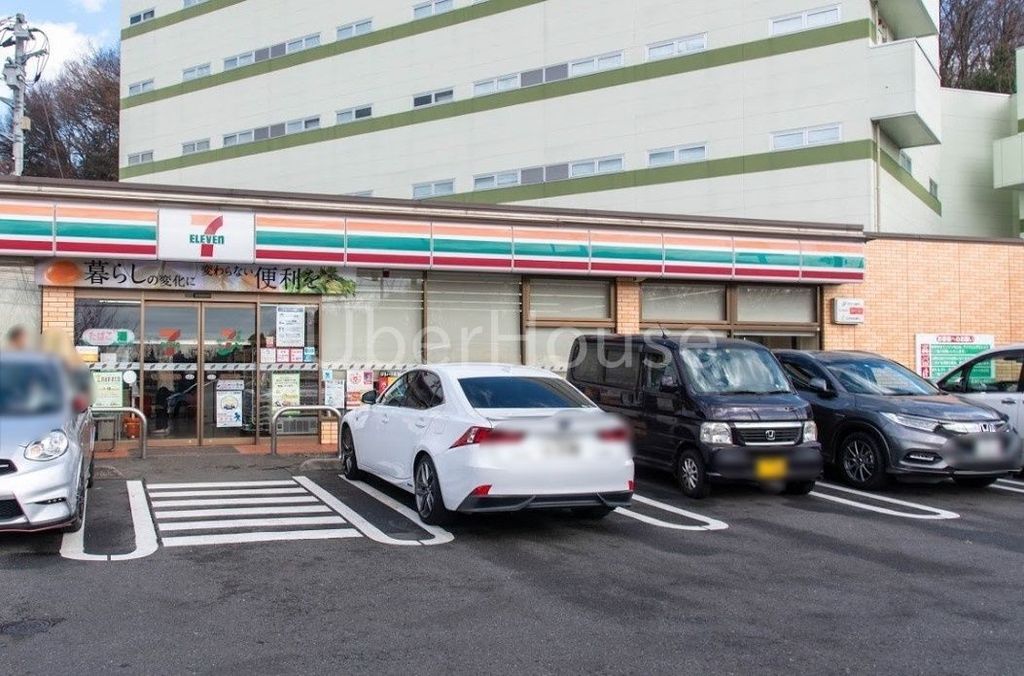 コンビニ　セブンイレブン町田小山ヶ丘4丁目店（コンビニ）まで500m