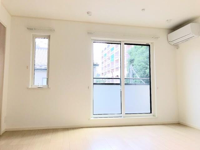 居室・リビング　反転タイプ参考写真