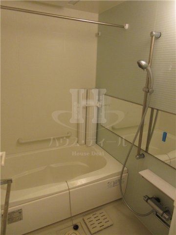 バス・シャワールーム　ゆったり過ごせるお風呂です