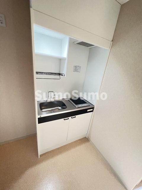 キッチン　コンパクトなキッチンで掃除もラクラク