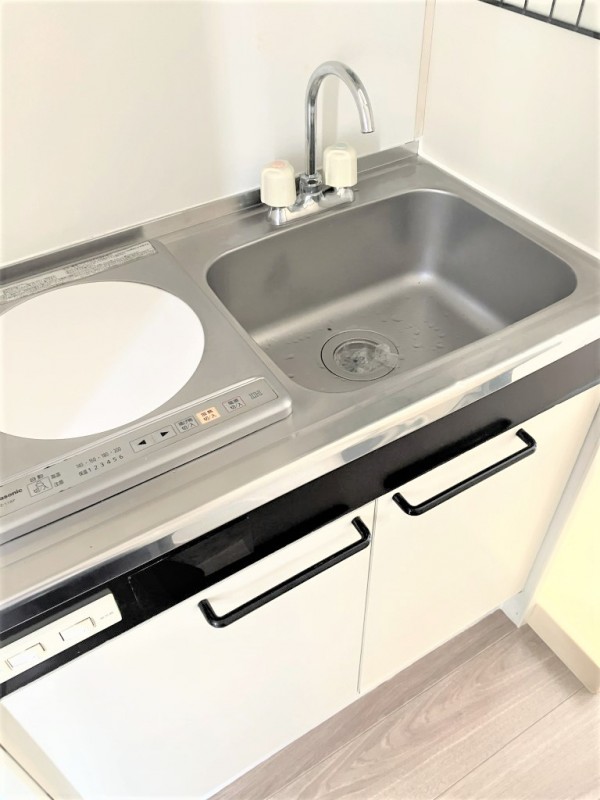キッチン　コンパクトなキッチンで掃除もラクラク