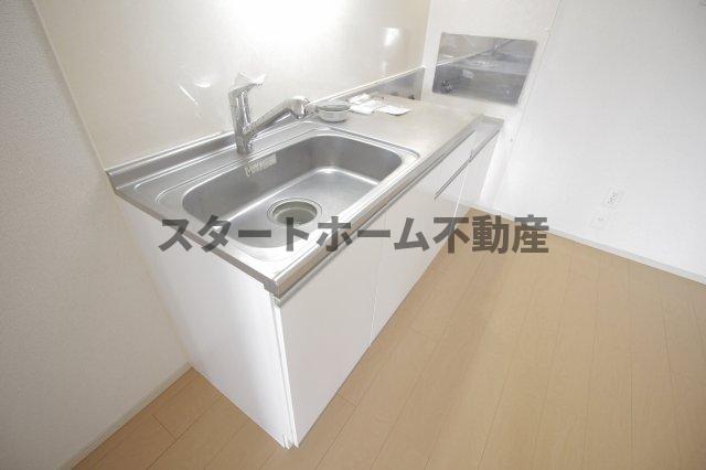 キッチン　コンパクトなキッチンで掃除もラクラク