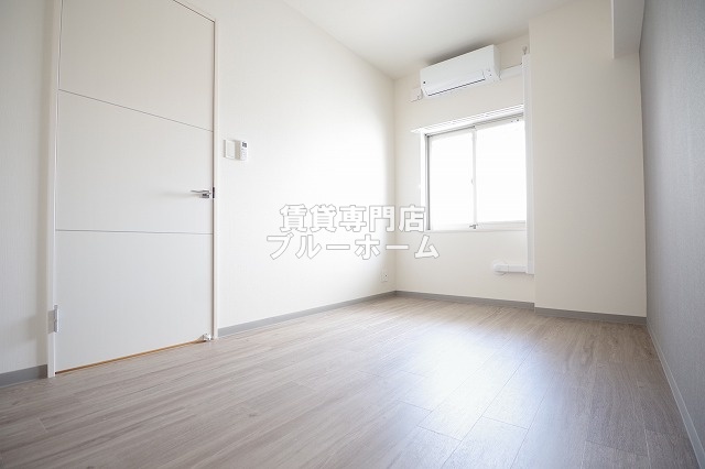 その他部屋・スペース　6帖の明るい洋室！