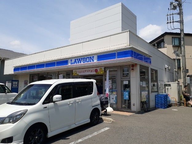 コンビニ　ローソン船橋塚田駅前店（コンビニ）まで550m