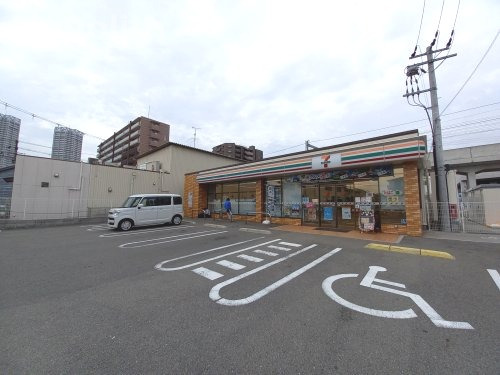 コンビニ　セブンイレブン 泉大津市役所前店（コンビニ）まで471m