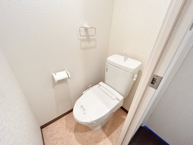 トイレ　清潔感があるトイレです。入るとホッとする、そんな空間。