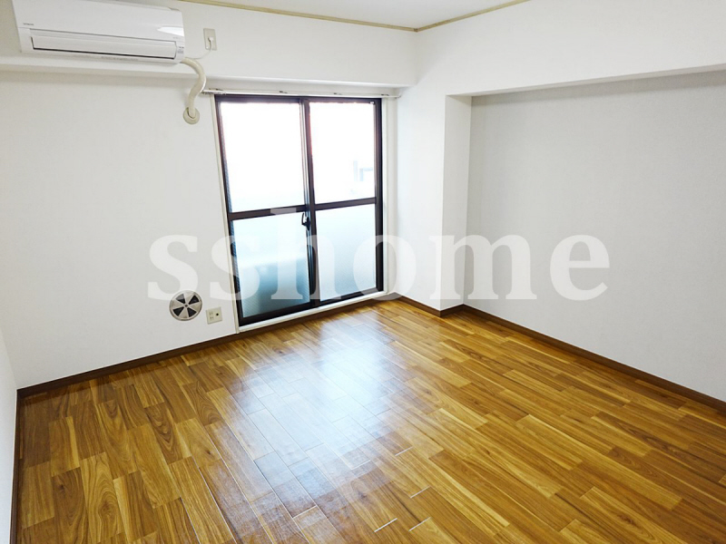 居室・リビング　明るいお部屋です☆