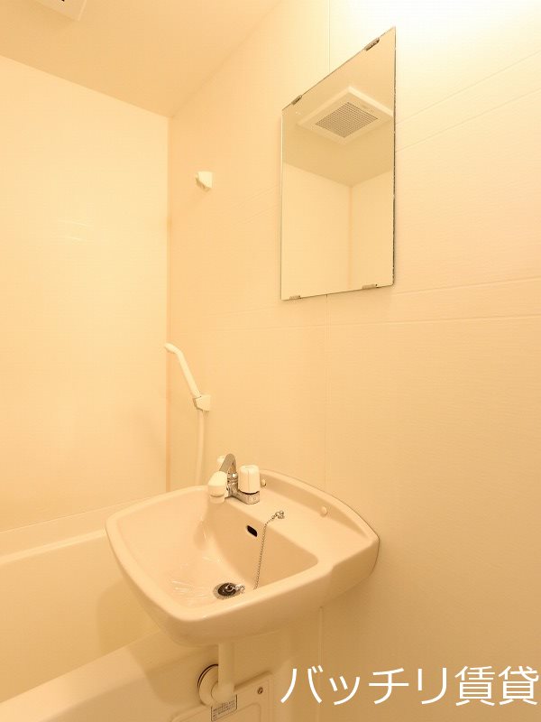 洗面設備　別号室イメージの為、現状を優先致します