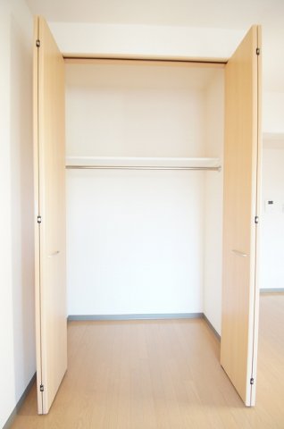 収納　ハンガーパイプ付きのクローゼット