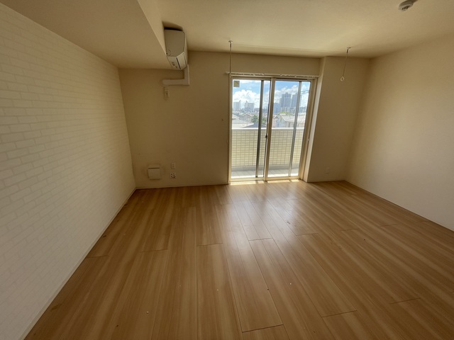 居室・リビング　別部屋参考写真です