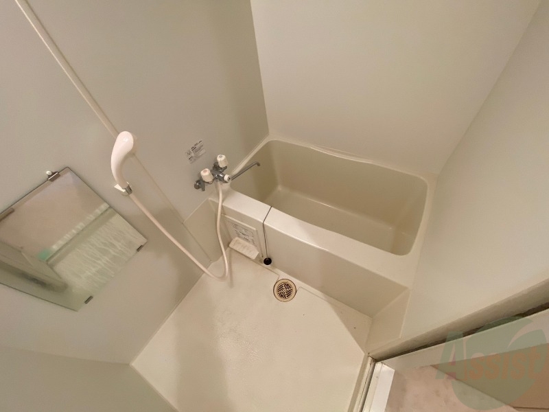 バス・シャワールーム　お風呂になります。一日の疲れを癒してくださいね。