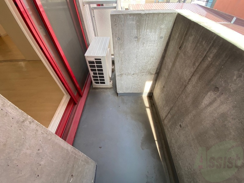 バルコニー　バルコニーです。洗濯物を干したり一息ついたりできますね！